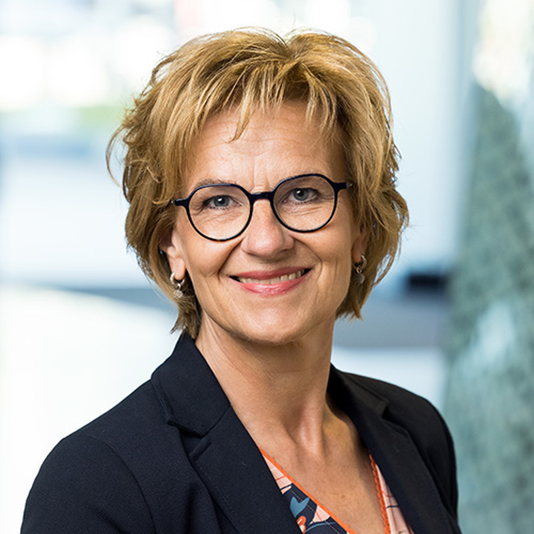 Dit is een foto van Pauline van Mansom.
